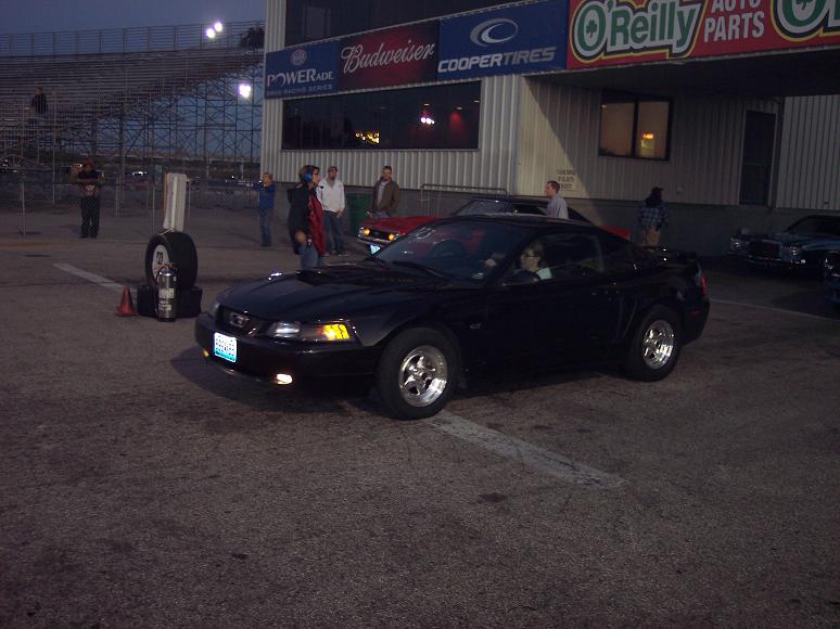 02mustang1.jpg